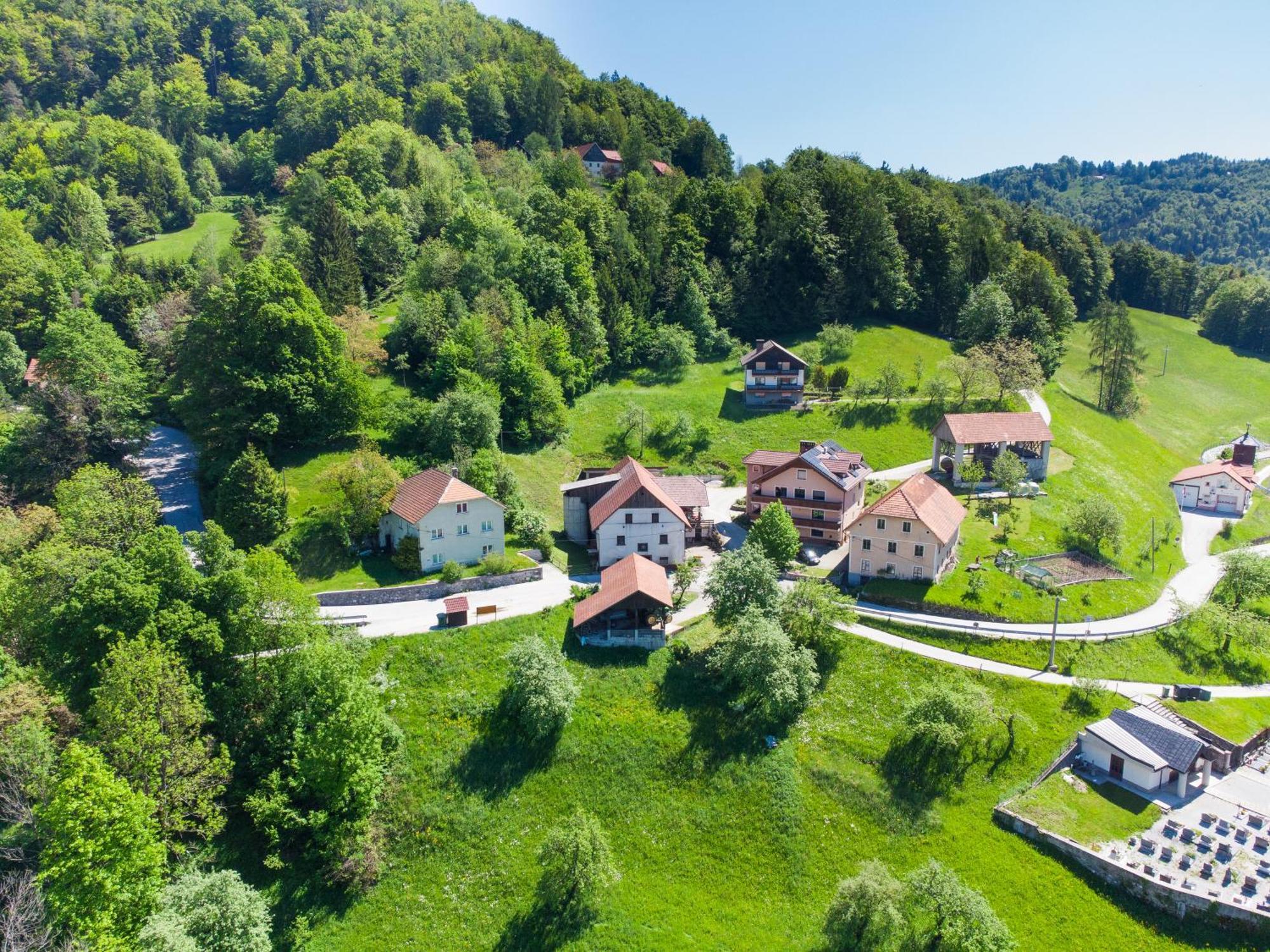 Kmetija Na Cendavs Apartment Cerkno Exterior photo